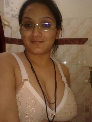 18 year old girl sexys her sisters boyfriend and sends her the selfie as proof